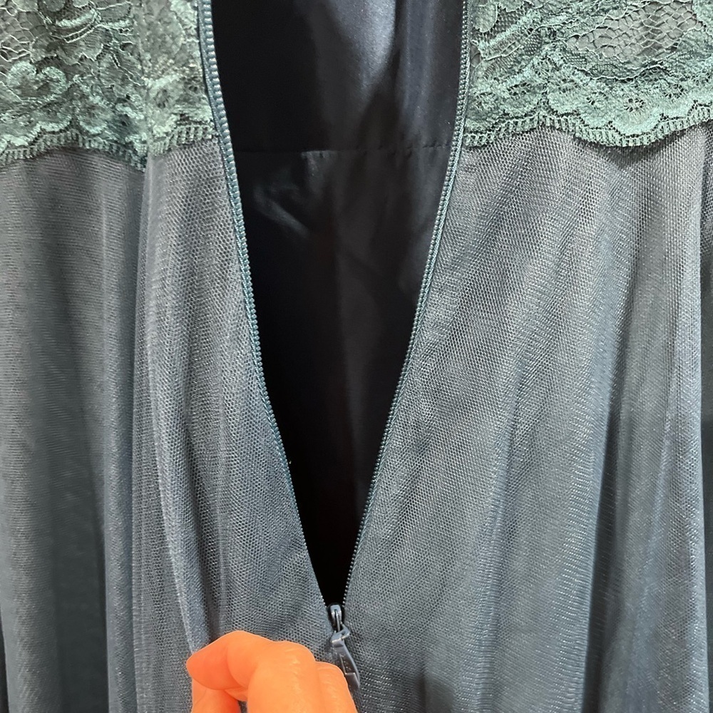 JJ’S House Formal Sleeveless Long Gown Lace and Tulle Teal Blue Size 6 NWT Prom - Picture 9 of 13